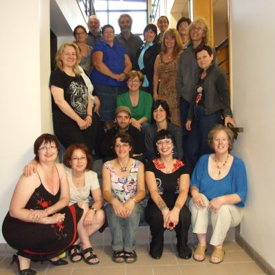 Une vingtaine des 25 chercheurs d'art: à l'avant, le comité organisateur