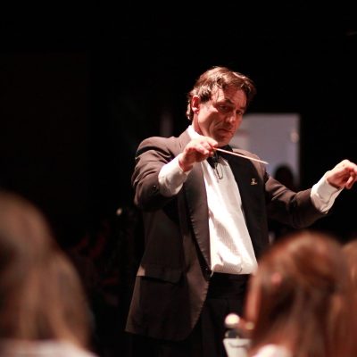 Le prix Thérèse-Pagé est la première reconnaissance reçue par le chef d’orchestre Luc Mathieu