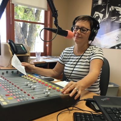 L'animatrice Annie Larivière en ondes