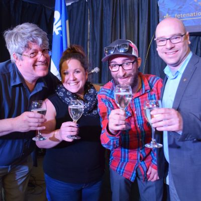 De gauche à droite: Daniel Laurendeau (SNQ), Jenny Corriveau (CFF), Mathieu Proulx (CFF), Robert Julien (Ville d'Amos)