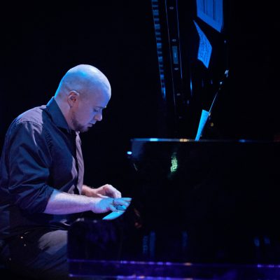 Sur la photo, le compositeur Pete Chamberland